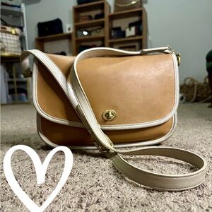 Coach Vintage Spectator City Bag in Tan and White.